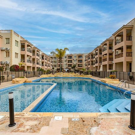 Sunny View - A Stunning Apartment With Private Rooftop Paphos Exterior foto